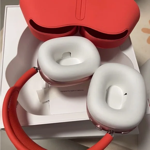 Apple AirPods Max in Coral and Rose Gold